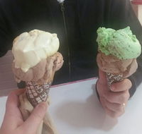 Annie's Old Fashioned Ice Cream Parlour - Accommodation Whitsundays