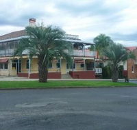 Coach House Inn - Accommodation Whitsundays