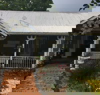 Little Cambridge - Accommodation Whitsundays