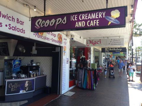 Scoops Ice Creamery And Cafe - Accommodation Whitsundays 0