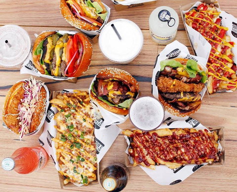 Between 2 Buns - Altona - Accommodation Whitsundays 0