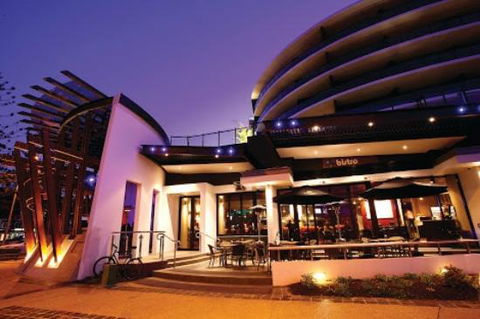Burleigh Heads Hotel Pub - Accommodation Whitsundays 0