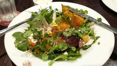 Downs Hotel - Accommodation Whitsundays 0