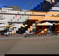 The Roses Cafe - Accommodation Whitsundays