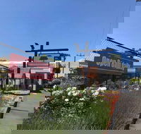 The Oaks Cafe - Accommodation Whitsundays