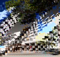 Mezethes Greek Taverna - Accommodation Whitsundays