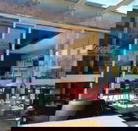 Pete's Upton St. Brasserie - Accommodation Whitsundays