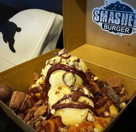 Smashed Burger - Accommodation Whitsundays 0