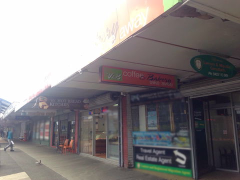 V & B Coffee And Bakery Take Away - Accommodation Whitsundays 0