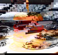 Andrew's Hamburgers - Albert Park - Accommodation Whitsundays