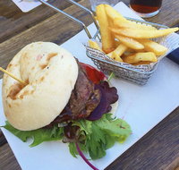 Seaview Hotel By the Beach - Accommodation Whitsundays