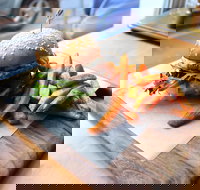 Cook  Archie's - Accommodation Whitsundays