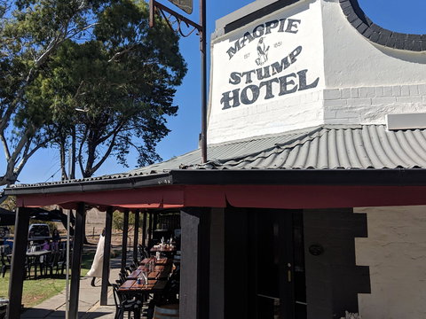 Magpie And Stump Hotel - Accommodation Whitsundays 0