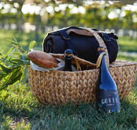 Rowlee Wines Picnic Hamper - Accommodation Whitsundays