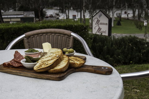 Cafe Mannum - Mannum Motel Complex - Accommodation Whitsundays 2