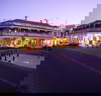Jens Town Hall Hotel - Accommodation Whitsundays