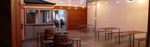 Jens Town Hall Hotel - Accommodation Whitsundays 2