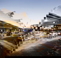 Kawana Waters Hotel - Accommodation Whitsundays