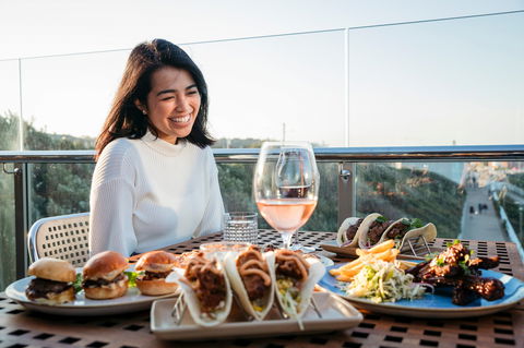 Merewether Surfhouse - Accommodation Whitsundays 0