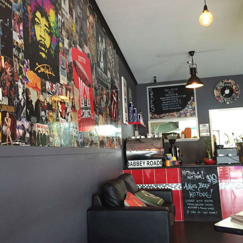 Off The Track Gourmet Café - Accommodation Whitsundays 0