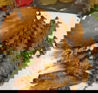 Grill and Bare Cafe Restaurant - Accommodation Whitsundays