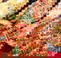 Pizza Pitt - Lynwood Country Club - Accommodation Whitsundays