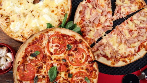 Pizza Pitt - Lynwood Country Club - Accommodation Whitsundays 0