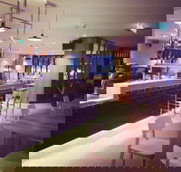 Beach House Hotel - Accommodation Whitsundays