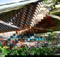 Beach Hotel - Accommodation Whitsundays