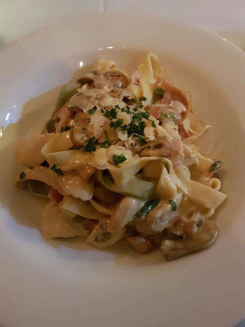 La Costa Cafe Restaurant - Accommodation Whitsundays 0