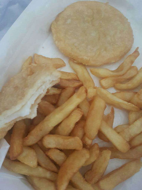 Snappers Fish & Chippery - Accommodation Whitsundays 0