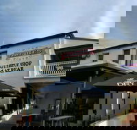 Albies Bar  Bistro - Accommodation Whitsundays