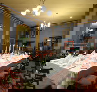 The American Creswick - Accommodation Whitsundays