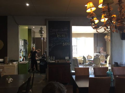 Moodi's Cafe - Accommodation Whitsundays 0