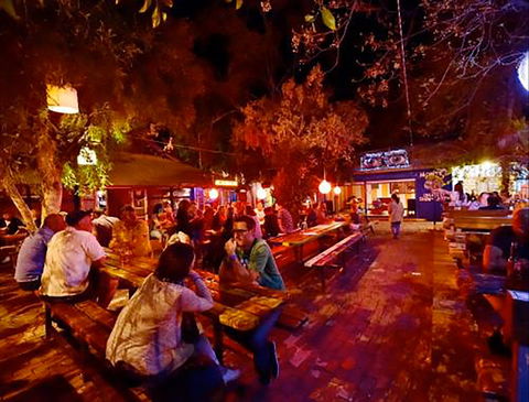 Montes Lounge - Accommodation Whitsundays 0
