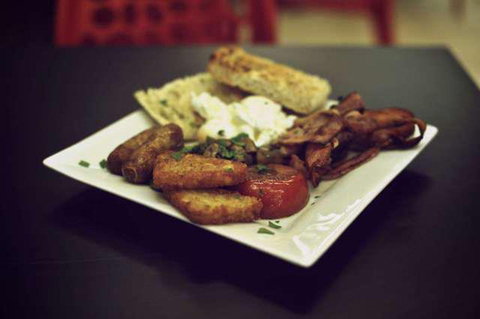 Vee's Cafe - Accommodation Whitsundays 0