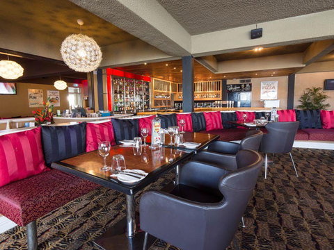 The Saint George Hotel - Accommodation Whitsundays 0