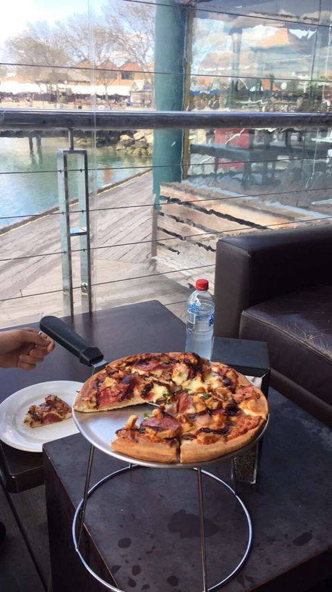 Little Caesars - Sorrento - Accommodation Whitsundays 0