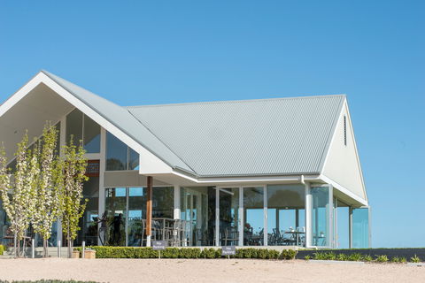 Artwine Cellar Door - Accommodation Whitsundays 1