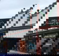 J and B's Gourmet Caf - Accommodation Whitsundays