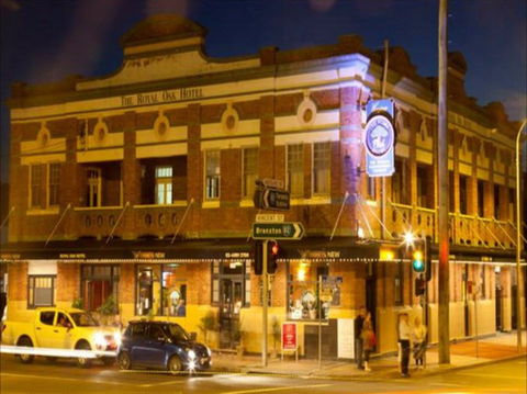 Royal Oak Hotel - Accommodation Whitsundays 0