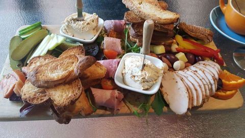 Holy Smoke Gourmet Food Shop - Accommodation Whitsundays 0
