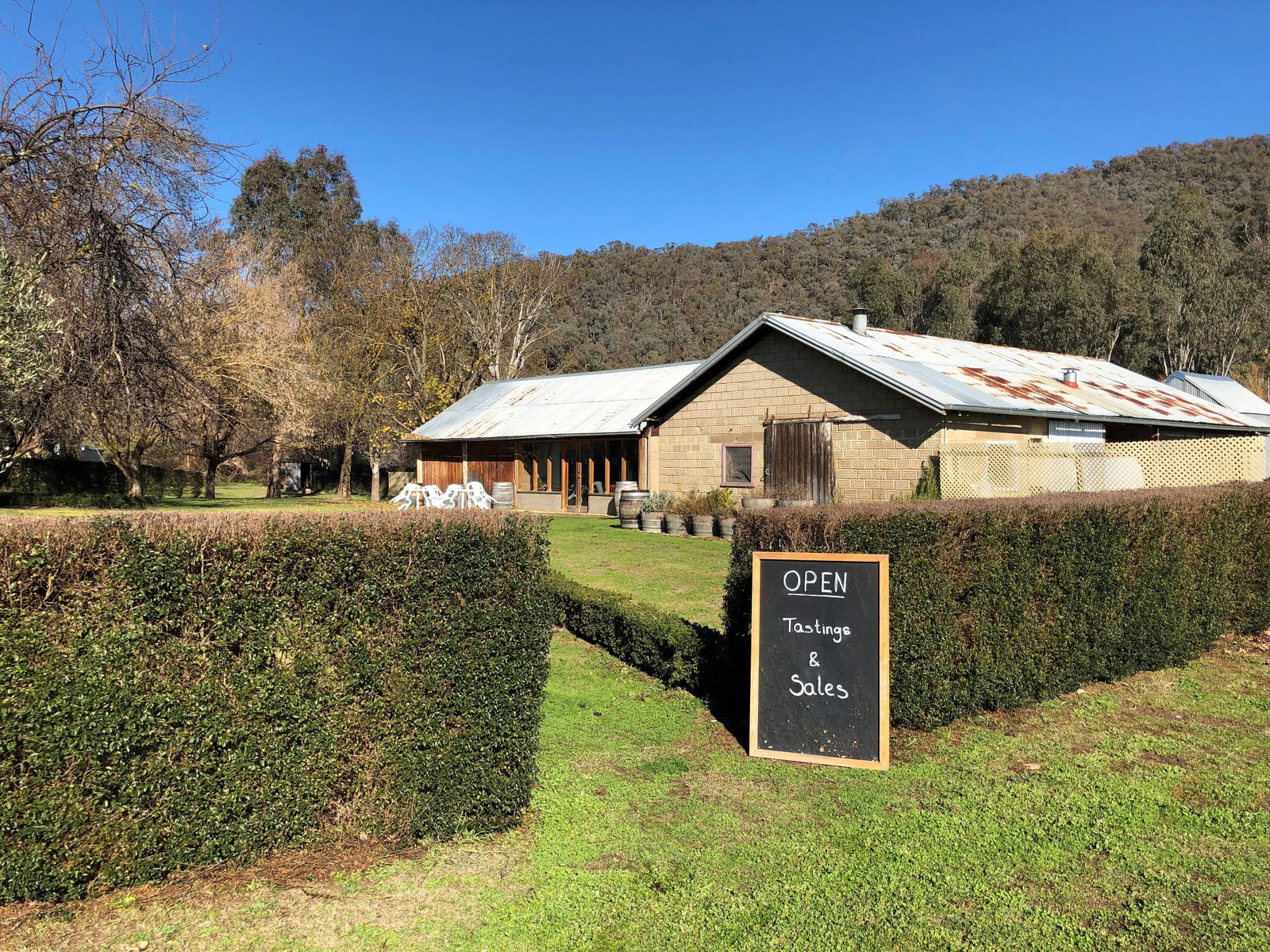 Edi VIC Accommodation Whitsundays