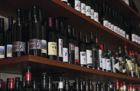 Roth's Wine Bar - Accommodation Whitsundays 1