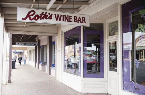 Roth's Wine Bar - Accommodation Whitsundays 2
