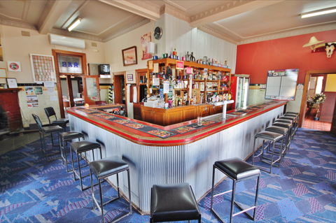 Railway Hotel Bribbaree - Accommodation Whitsundays 2
