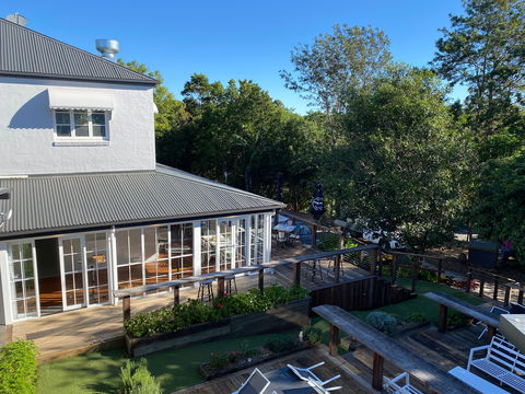 The Glasshouse And Bergin Lounge At Clouds Montville - Accommodation Whitsundays 1