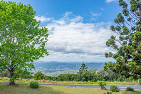 The Glasshouse And Bergin Lounge At Clouds Montville - Accommodation Whitsundays 2