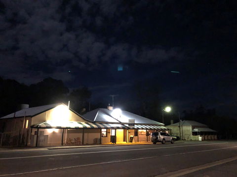 Eden Valley Hotel - Accommodation Whitsundays 1