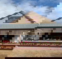 Elliott's Bakery  Cafe - Accommodation Whitsundays